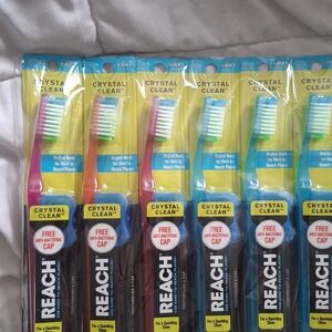 Crystal Clean Toothbrush Set - Multicolor